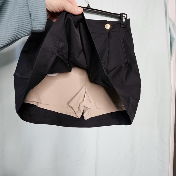 Navy Blue Fairway Fox Brand Golf Skort with Gold Buttons - Picture 5 of 8